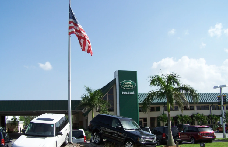 Land Rover Palm Beach dealership