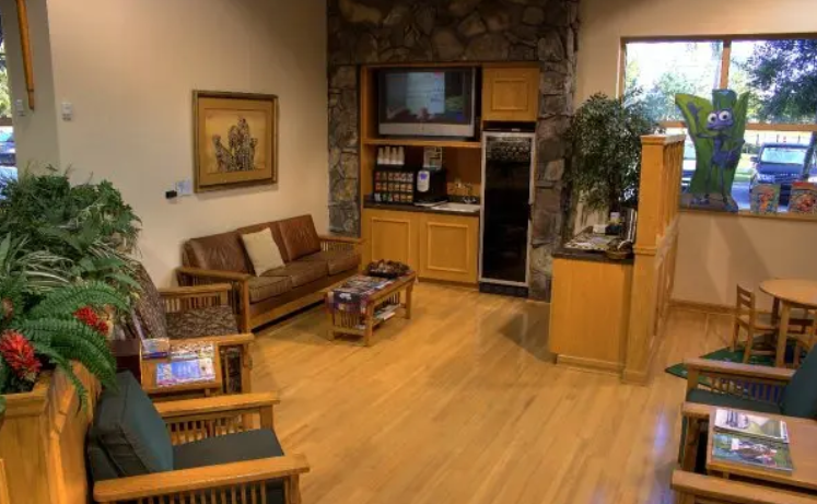 Land Rover Palm Beach client lounge